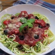 Zucchini Spaghetti mit Cashew-Parmesan