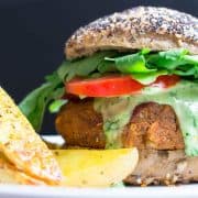 Veganer Linsen-Burger mit Basilikum Mayonnaise