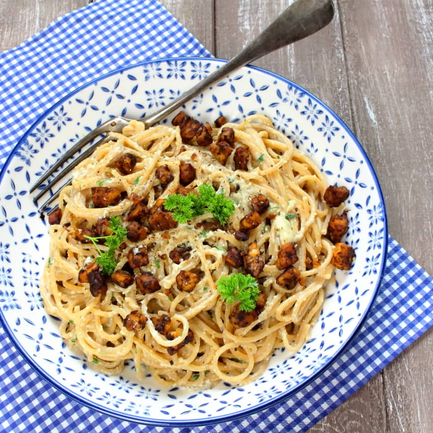 Vegane Spaghetti Carbonara mit Tempeh