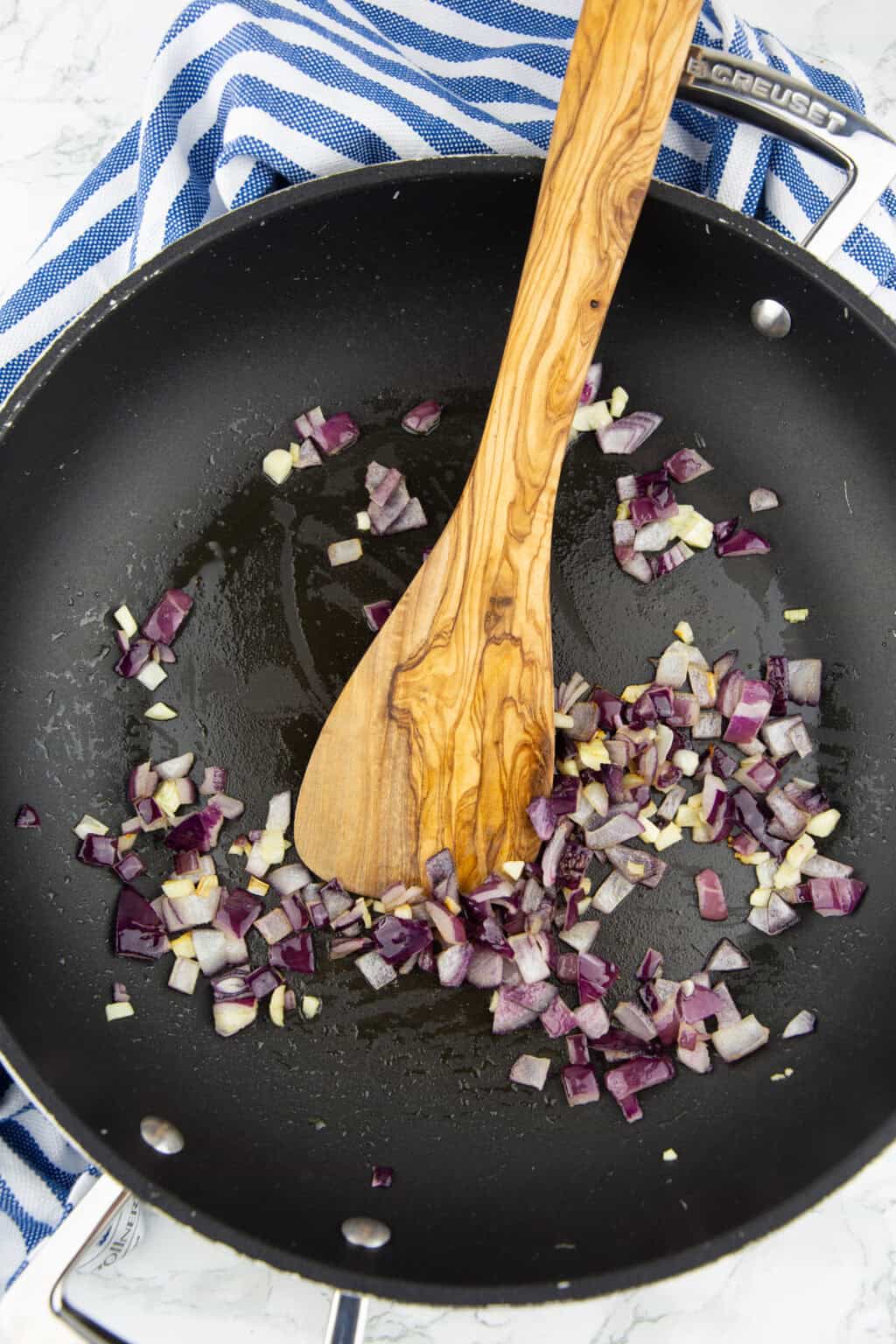 Nudeln mit Paprika und schwarzen Bohnen | Vegan Heaven Nudeln mit Paprika und schwarzen Bohnen | Vegan Heaven